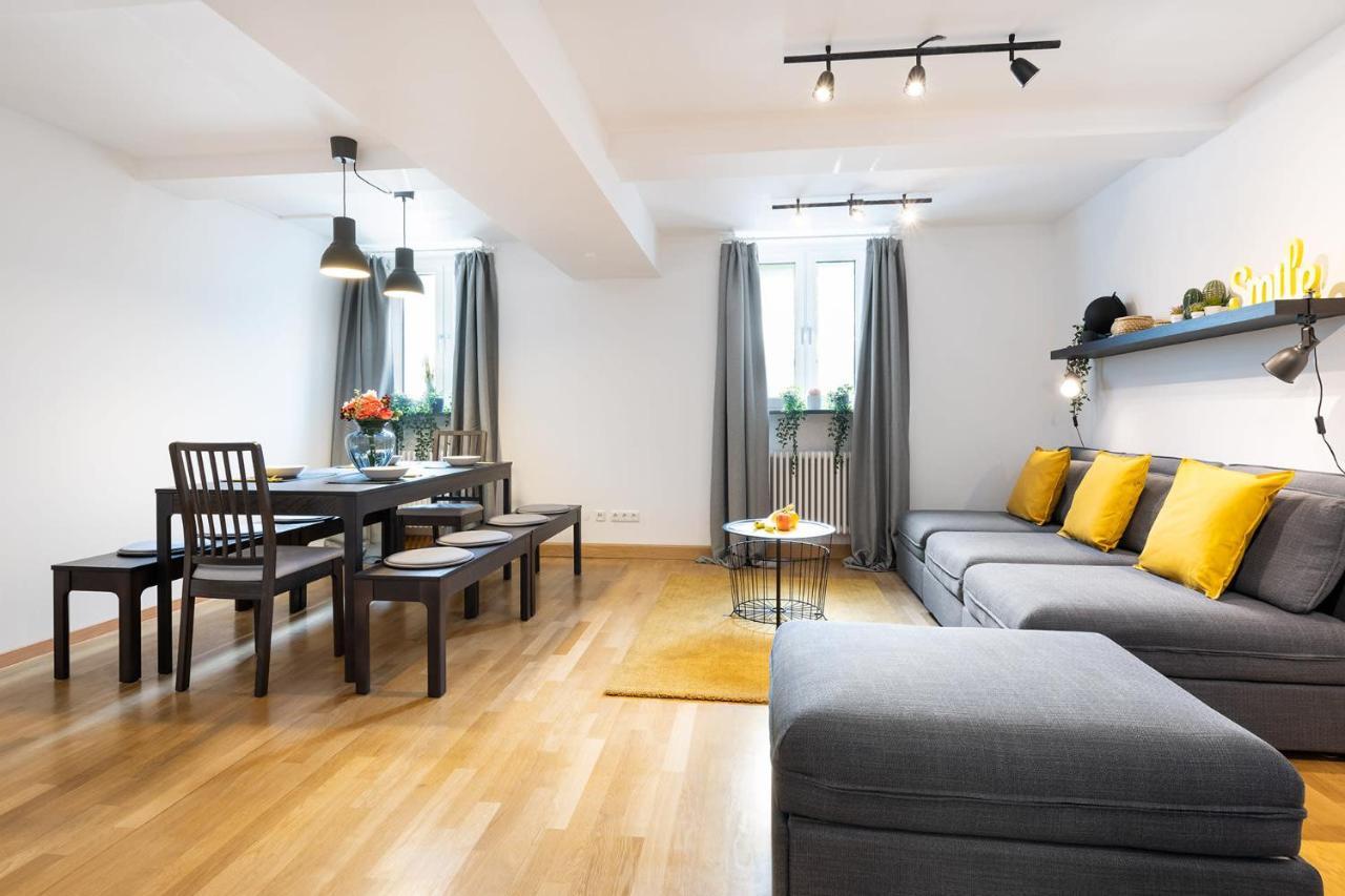 ميونيخ Marienplatz Apartment 2 Bedrooms Living Room Kitchen المظهر الخارجي الصورة